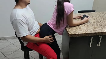 Me Gusta Jugar Sentada en las Piernas de mi Tio