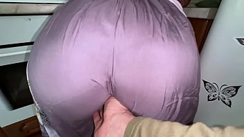 Stepson lifted his step mom skirt and saw a big ass for anal sex